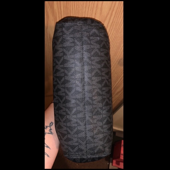 Michael Kors Purse - Picture 3 of 6